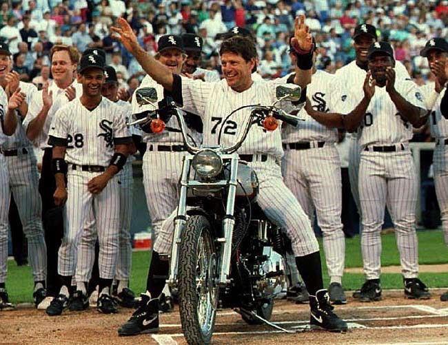 Happy Birthday to the legend Carlton Fisk. 