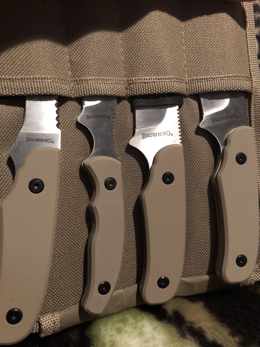 Totallysweet239's tweet photo. I bought my bf a benelli knife for his birthday. (He shoots a benelli nova) Today he surprised me with a set of brownings ( he bought me my bps medallion for Christmas )😍❤️❤️😍😍 #fielddressing #knifekit #loveit #luckygirl #gunsforchristmas #browning #benelli https://t.co/j7w0Gi6mmV