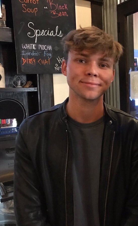 best ashton pics (@bestashtonpics) on Twitter photo 