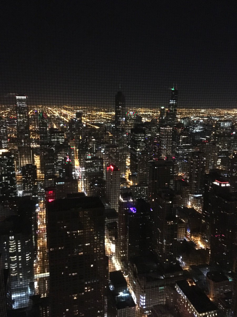 thebassman's tweet photo. Chicago is GORGEOUS at night! (at @360CHICAGO in Chicago, IL) https://t.co/bkWqr80GX0 https://t.co/0LHix0SwvO