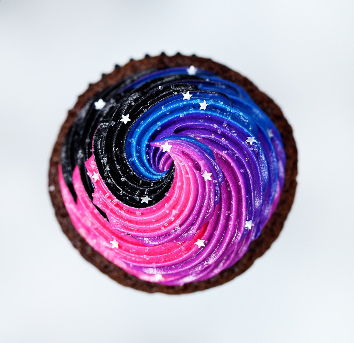 Rosanna Pansino on Twitter "These chocolate cupcakes are out of this world! GalaxyCupcakes 🍰
