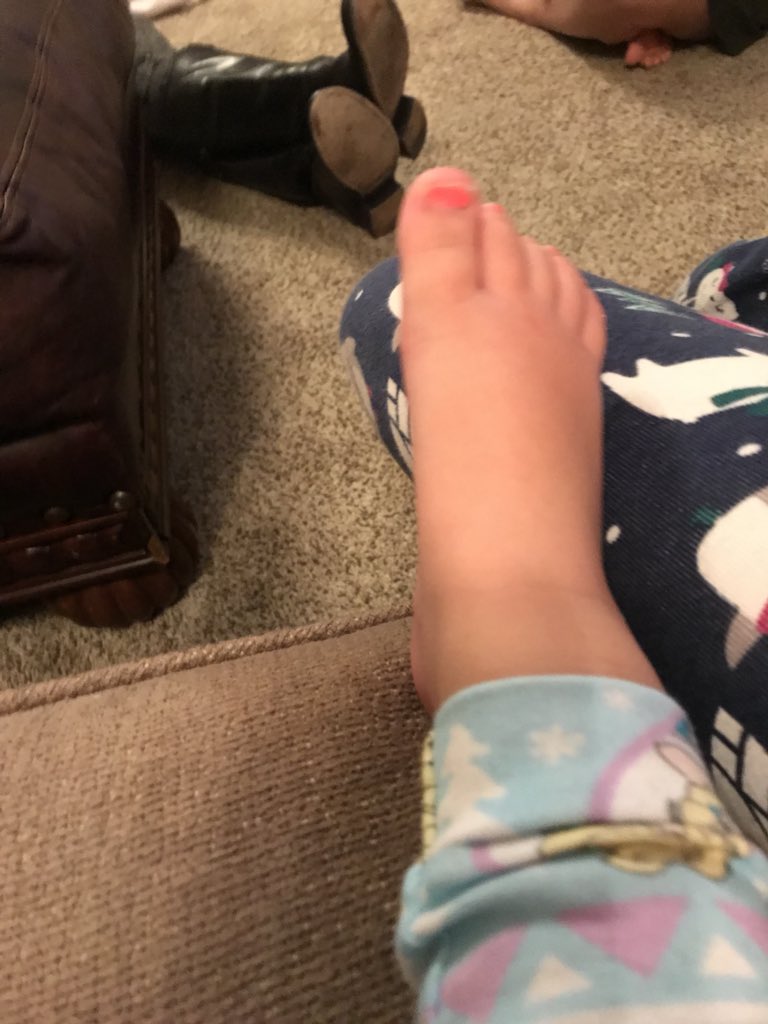 ColemanHatmaker's tweet photo. When you give your baby niece your phone to play with... https://t.co/rDFp6hS9PV