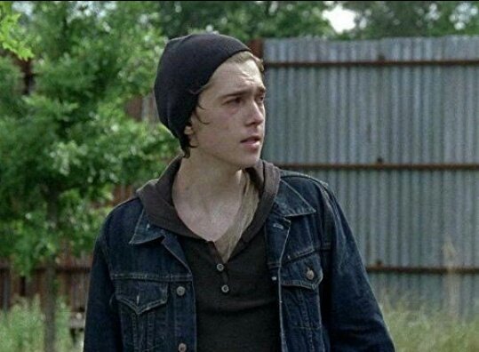 ronwalking's tweet image. Ronald Anderson 〔 Ron. 〕

↔ The walking dead.
↔ × Survivor ×.
↔ Ships with Enid / Chem.
↔ Alexandria.

¿Rt?