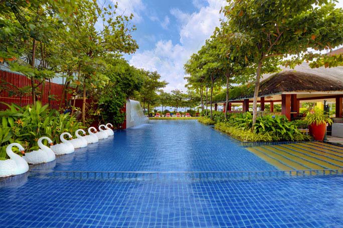MayfairResorts's tweet photo. A lovely #NewYear Holiday with loved ones in a gorgeous setting by the #beach is on offer at #MayfairWaves, #Puri. To book your stay, please visit https://t.co/JhXASvgpZB or call @ +91-9237500101 or write us at reservations@mayfairhotels.com https://t.co/odmhgVXLyx