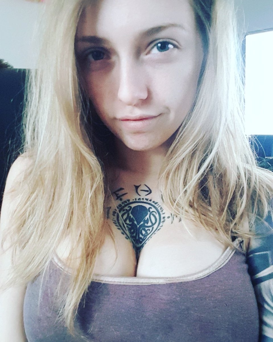 WomanCrushWednesday Beautiful sweet stunning @Arwen_Datnoid