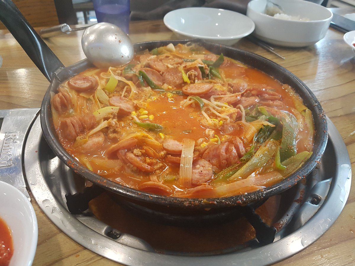 realblues0's tweet photo. #이나경부대찌개 https://t.co/s9xBT67EZH