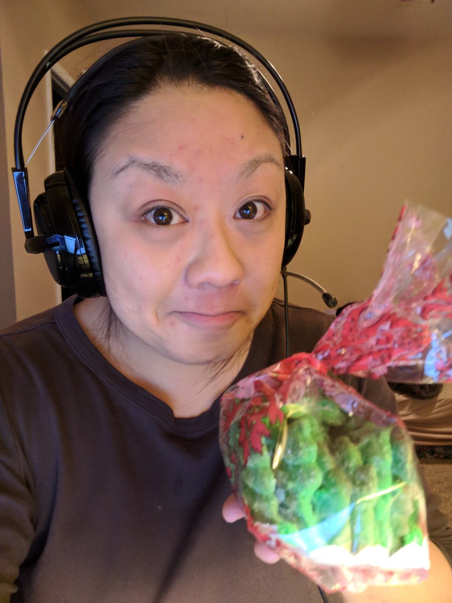 piggywiggytime's tweet photo. Handmade cookies from me family.... Going live https://t.co/5itjBUwCWs #twitch #streaming  #girlgamer #piggywiggytime #Overwatch  #lovegaming #gettinggud #healermain https://t.co/z1tAbtyWHm