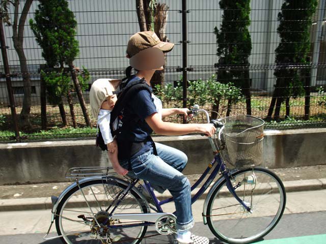 赤ちゃん おんぶ 自転車 いつから