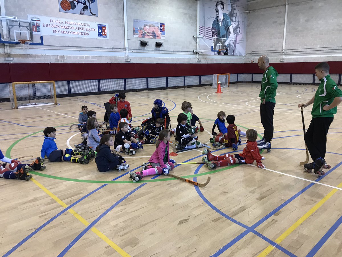 Patinkid's tweet photo. #BirthdayCamp
#Hockey
#Prebenj&amp;BenjSession
Segundo día de Entrenos 
Disfrutando y Aprendiendo
@CDAlamedaOsuna 
@colegio_alameda https://t.co/uOBzwhuqYw