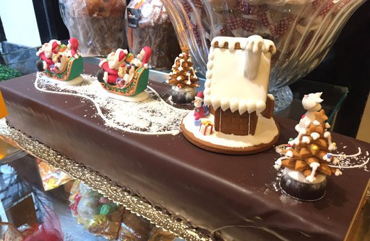 Estamos en <a href="/PasteDonManuel/">Pasteleria D.Manuel</a> descubriendo nuevas creaciones #navideñas  como #yemas, #mazapanes  y riquísimos decorados que nos traladan a los cuentos que nos contaban de pequeños y que nos hacían #soñar.   c/ Alda Urquijo 39  bilbaoclick.com/pasteleria-don…