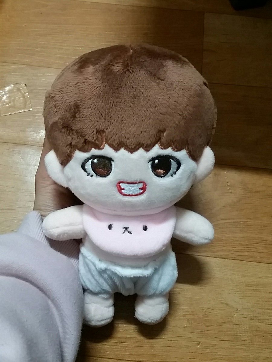 FvlTeLRLeDw7El3's tweet photo. @Baby__KOOKV 인형 안전하게 배송됬네요!제가 학교가있을때 약 12시쯤에욌다네요!이쁜아기 보내주셔서감사합니다💞💞 https://t.co/o245TOyKHA