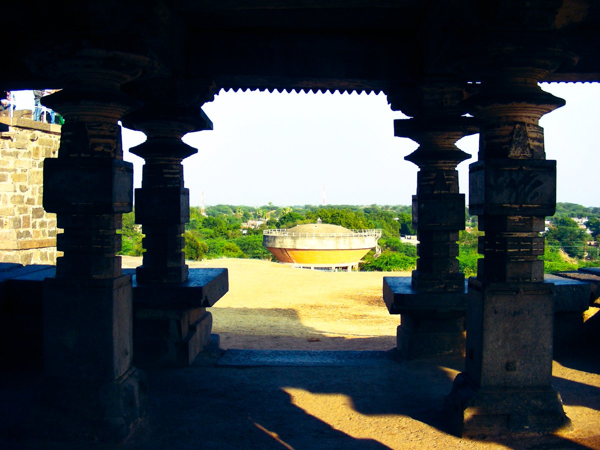authorbhuban's tweet photo. #EkashilaTemple
Built on top of a small hill within the eastern boundaries of the #WarangleFort the place boasts of great views #Warangle Literally the meaning of this temple states that it is built from a Single stone and that’s what attracts many @tstourism #BEaTRAVELLER https://t.co/N4io5xaOFc