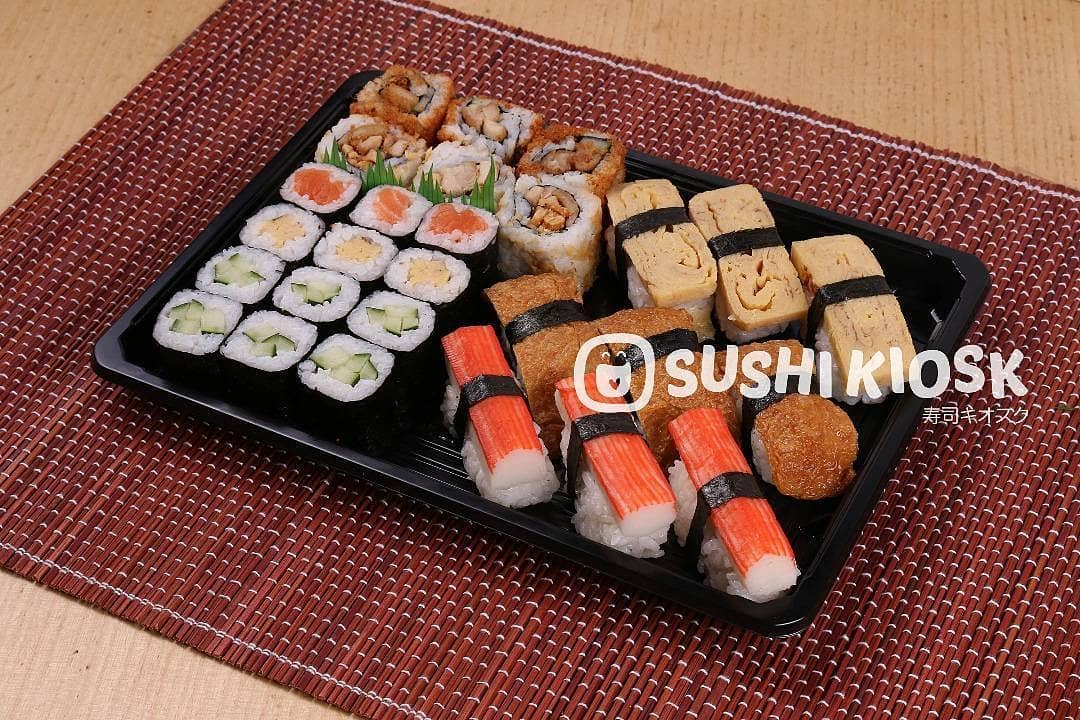 Let's go to our outlet and enjoy our mini platter  Kitsusuki 💕
*this mini platter Kitsusuki IDR 60.000*