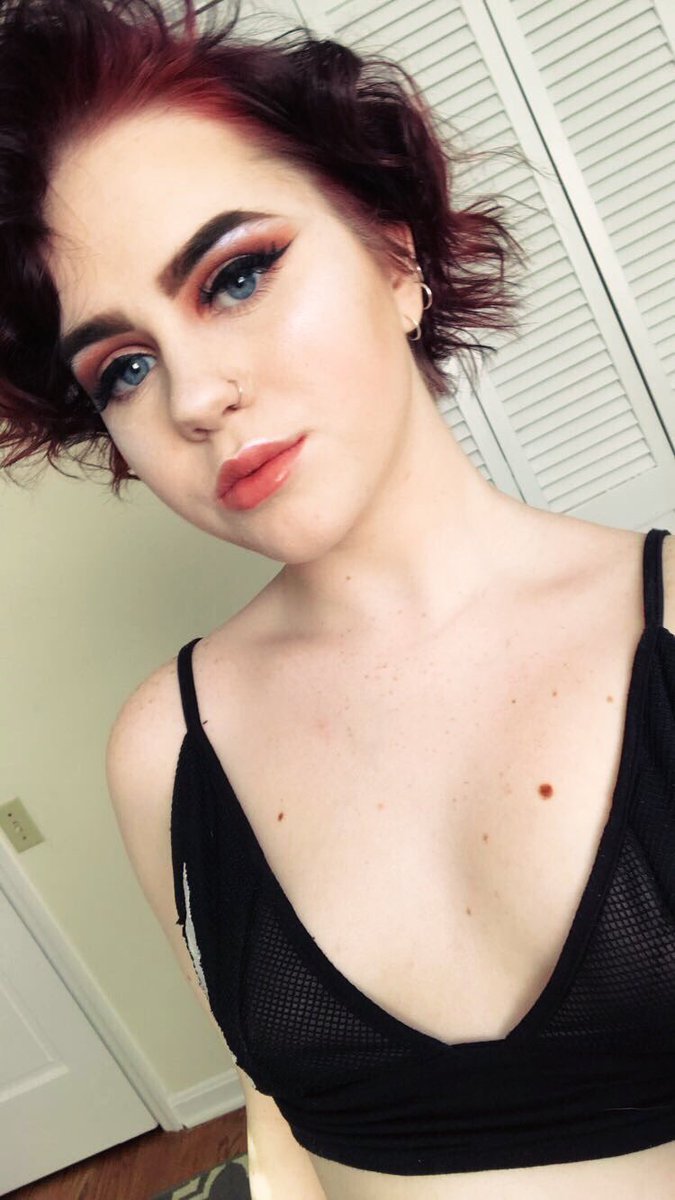xivywinters's tweet photo. I did my makeup today https://t.co/0ZTEXn8vgY