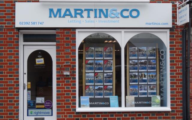 Would you like to be your own boss next year? We have estate agency businesses for sale across 6 brands, get in touch to find out more ... hubs.ly/H09v8hV0 #propertyfranchise #franchising #businessforsale