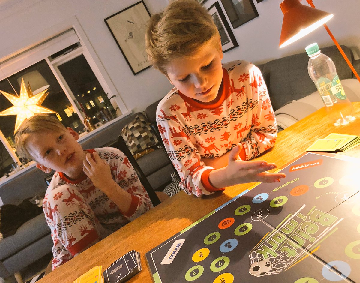 <a href="/Beintimark/">Beint í mark</a> endaði í bráðabana í gærkvöldi. Þessir ungu snillingar vissu töluvert meira en búist var við! 

Mæli með Beint í mark!