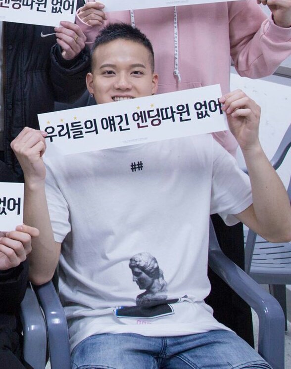 btob_useless's tweet photo. 프니엘은 이제 머리 셋팅도 할 수 있다. https://t.co/zSK1hJauKD