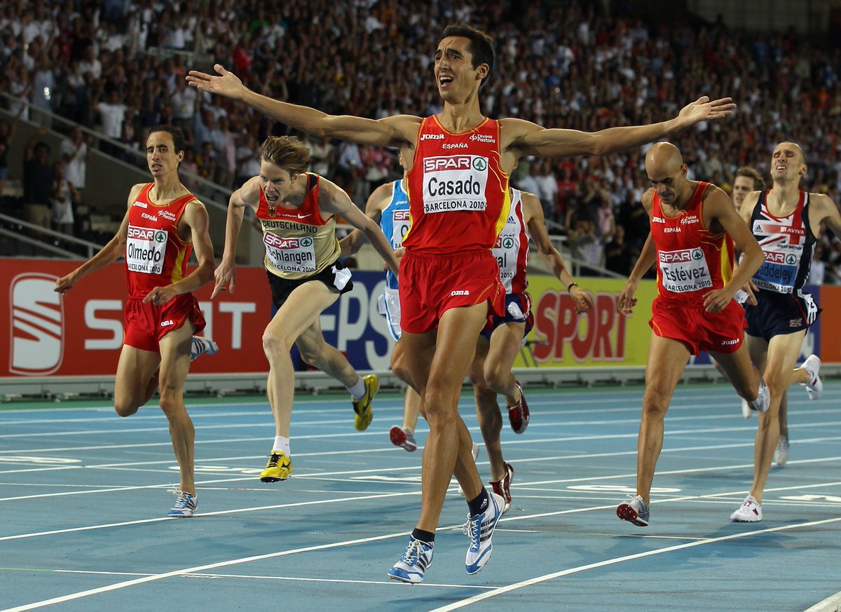 Spain's Arturo Casado, who won the European 1500m title on home soil in Barcelona in 2010, has announced his retirement at the age of 34.