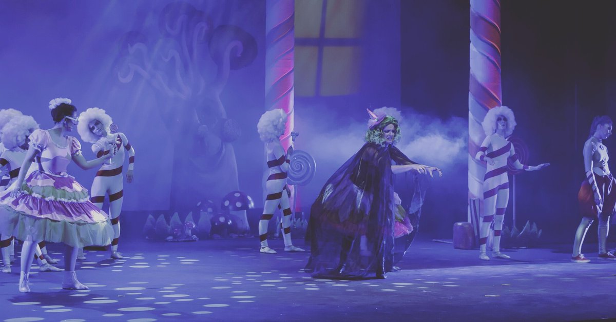 @Charlyelmusical
os espera hoy a las 18h. en el Teatro Regio de Almansa!  ❤🎭🎩🍬💕
#charlyelmusical #produccionesadisac #elencoproduccionesadisac #teatroennavidad #teatromusicalfamiliar #teatroregioalmansa #teatroregio #Almansa #Albacete #MariaCuencaAdisac #marganda