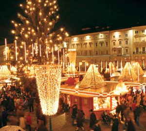 drekaro_avila's tweet photo. Posibles lugares donde pasar las #navidades:
#Dresden
#Vancouver
#DubaiSSF
Diferentes estilos tanto en #arquitectura como
en #decoracion. https://t.co/rpGOwVjMLL
