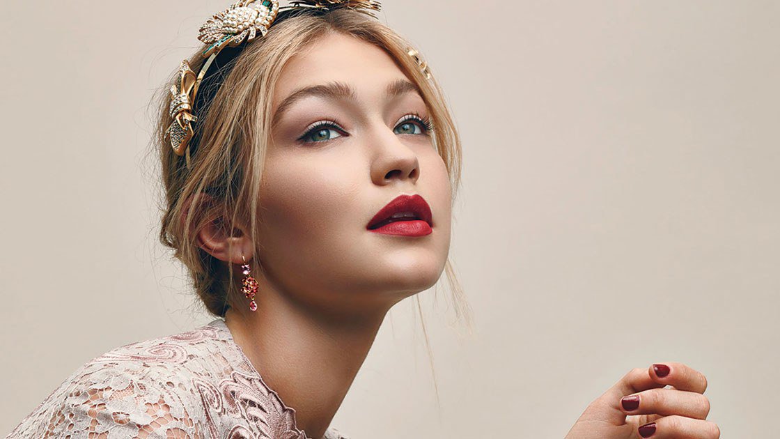 VogueRunway's tweet photo. A good concealer can erase even the darkest of dark circles and hide unwanted sun spots in a manner of seconds. https://t.co/Oo2eqHgHjl https://t.co/wKM8LyZKVL