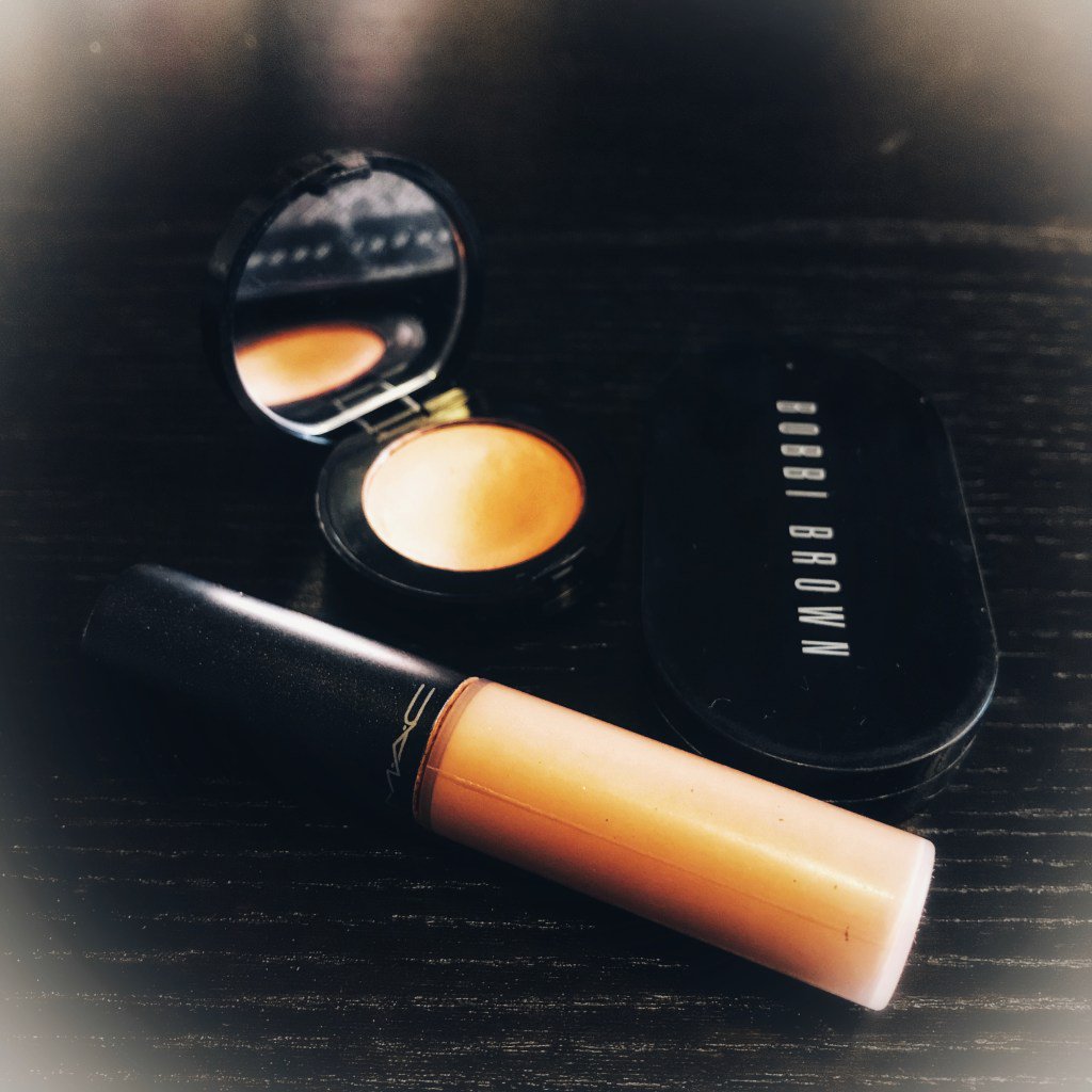 Beautycots's tweet photo. CÓMO DISIMULAR LAS OJERAS EN TRES PASOS https://t.co/9XsjO0lNgb https://t.co/D3YDcmRI3m