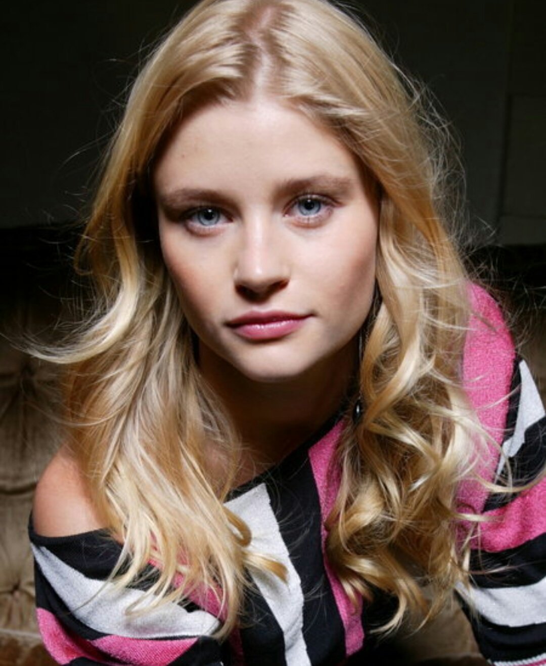 Happy Birthday To Emilie De Ravin!     