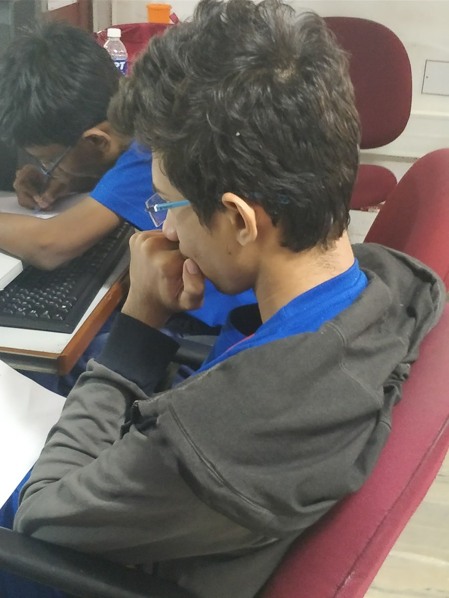 codechef's tweet photo. Glimpse from the contest arena of Amritapuri Regionals #ACMICPC2017 #ICPCAmritapuriRegionals #CodeChef https://t.co/DJtlocbbeG