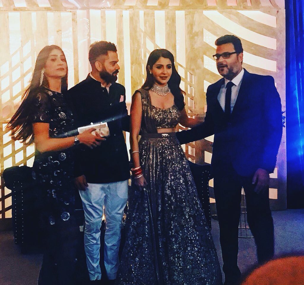  @AnushkaSharma &  @imVkohli with friends at their reception last night   #VirushkaReception  #Virushka