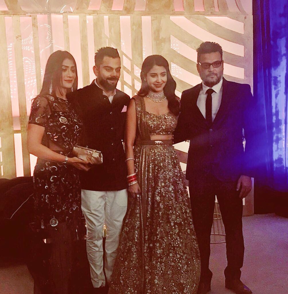  @AnushkaSharma &  @imVkohli with friends at their reception last night   #VirushkaReception  #Virushka