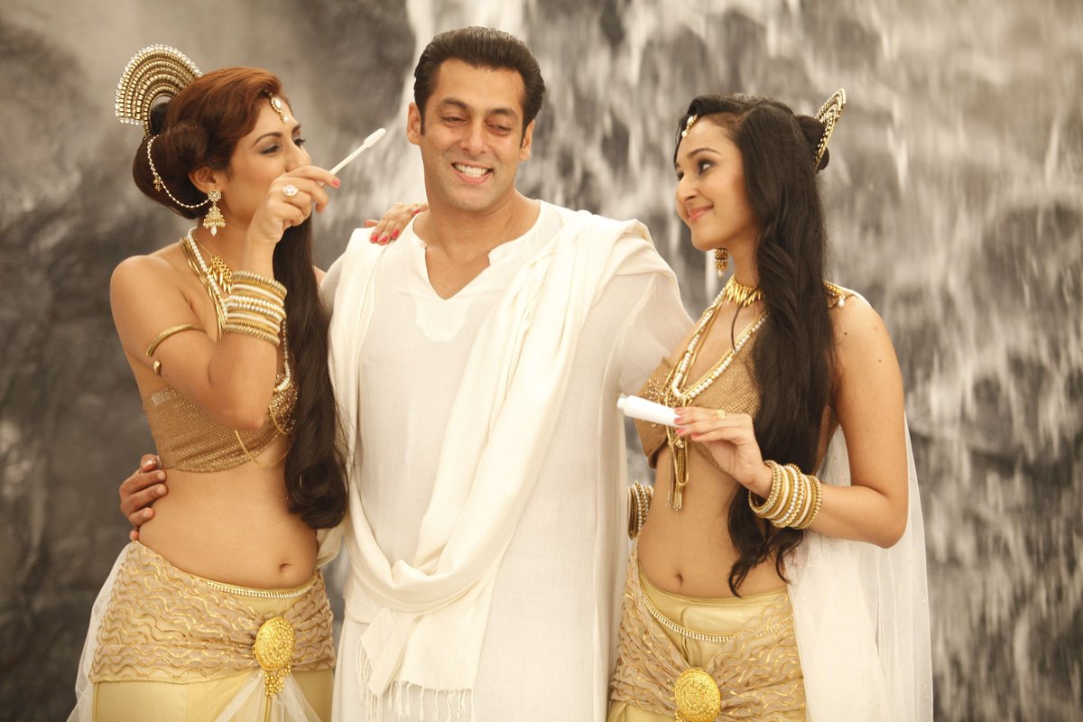 devdasifilms's tweet photo. Happy Birthday Sallu Bhai. You rock as always. 
#HappyBirthdaySalmanKhan https://t.co/za3mft4ZV4