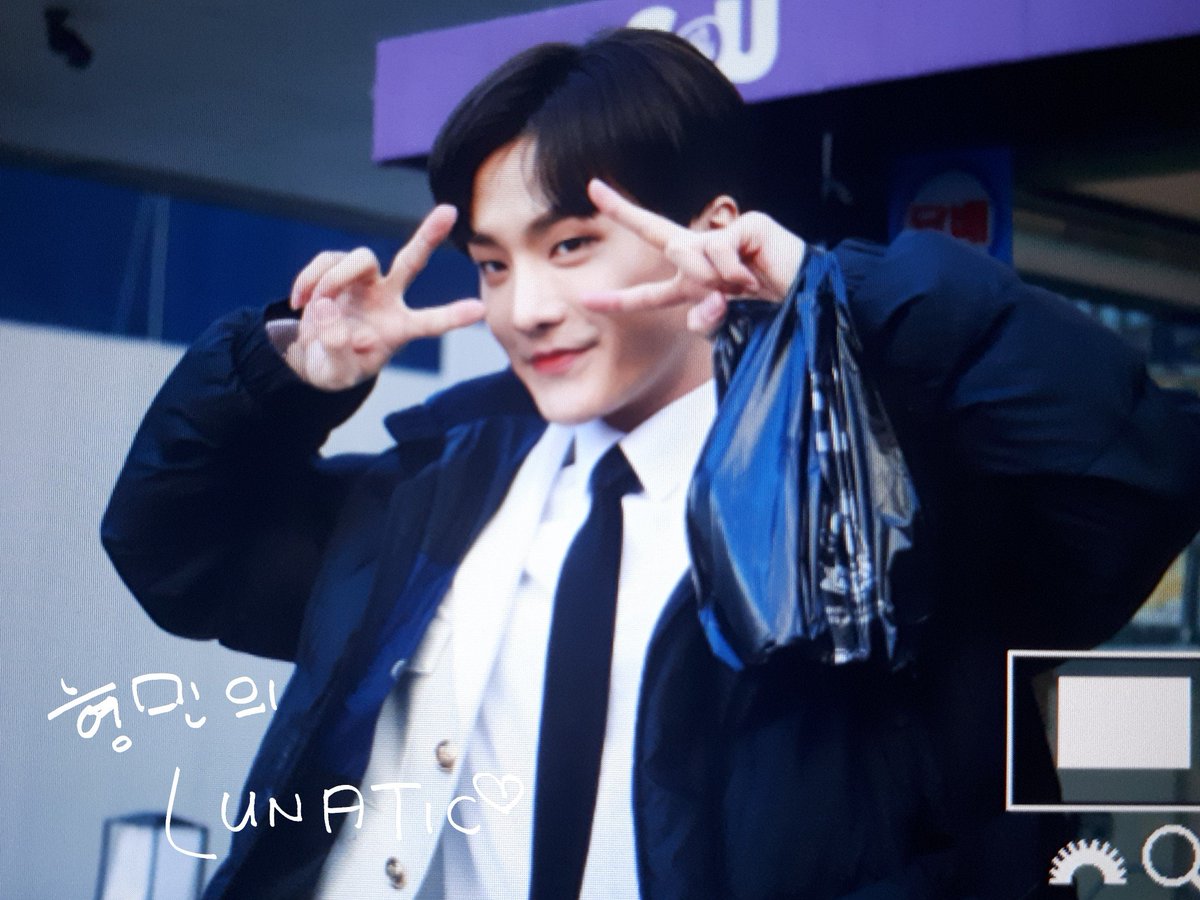 LUNAticArtist_H's tweet photo. [preview] 171227 더유닛 출근
#TheUnit #더유닛 #BIGFLO #빅플로 #EUIJIN #의진 #LEX #렉스 #형민
@BIGFLO_LEX
@BigFlo_official https://t.co/92VIzcyFlU