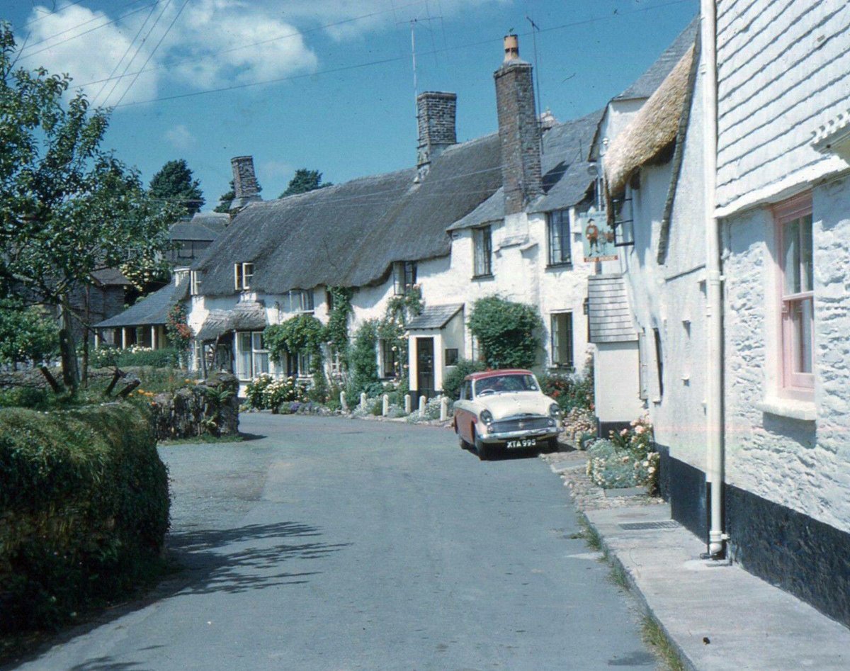 TheOldLibrary4's tweet photo. #1959 #stokenham #devon #theoldlibrary https://t.co/ZRSYu2ptnr