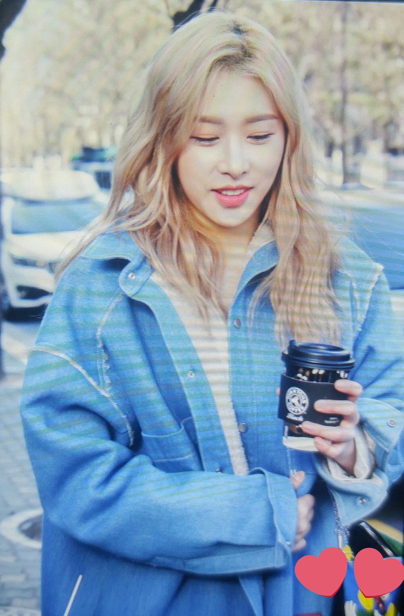 theunit_jam's tweet photo. 📢의진 너무 예뻐요 다들 알아주세요
#더유닛 #의진 #소나무 https://t.co/XZ7i9fXfnb