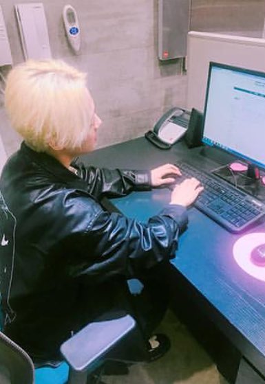 joying19960912's tweet photo. 오늘도 공식카페 출체했습니당^^ https://t.co/uRvKQmS2eW