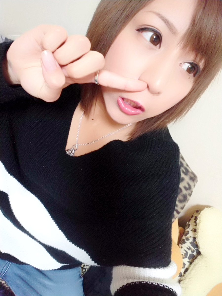 京都のちむねぇ おわぴっ どーぞ私の横顔 年々ほっぺたがふくよかになってきた 顎ない顎ないゆあれるし 気になってきた 顎前にちょっと出てる方が 骨格美人なんやろ 顎でーへんかな 京都のちむねぇ おわぴっ どーぞ私の横顔 年々ほっぺたがふくよかになってきた 顎ない顎ないゆあれるし 気になってきた 顎前にちょっと出てる方が 骨格美人なんやろ 顎でーへんかな