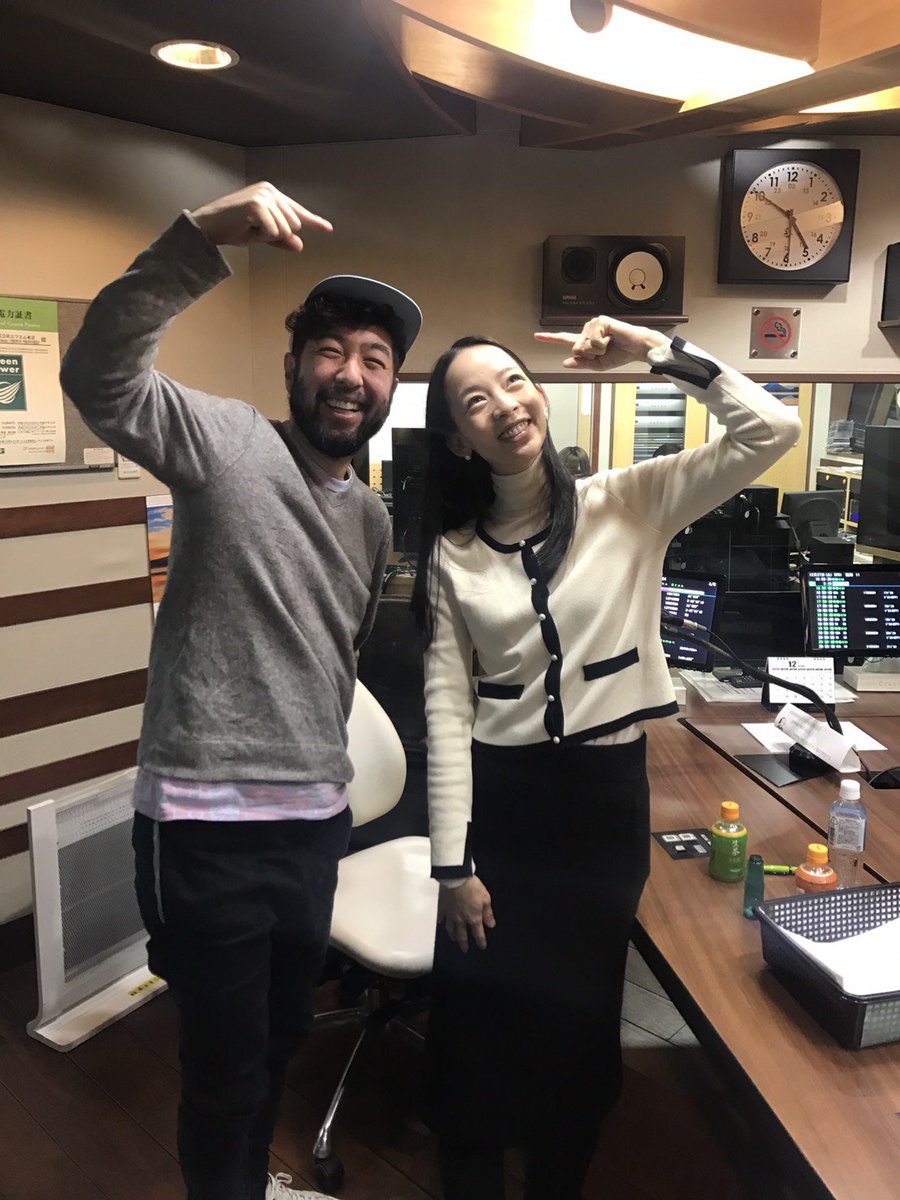 シンクロのシティ 今年最後にmioちゃんがスタジオに登場 写真を撮るとキラリと光る デコの神 降臨です みなさまよいお年を Tfmcity Tokyofm Radiko T Co Xmqjhpvptw Twitter シンクロのシティ 今年最後にmioちゃんがスタジオに登場 写真を撮るとキラリと光る デコの神 降臨です みなさまよいお年を Tfmcity Tokyofm Radiko T Co Xmqjhpvptw Twitter