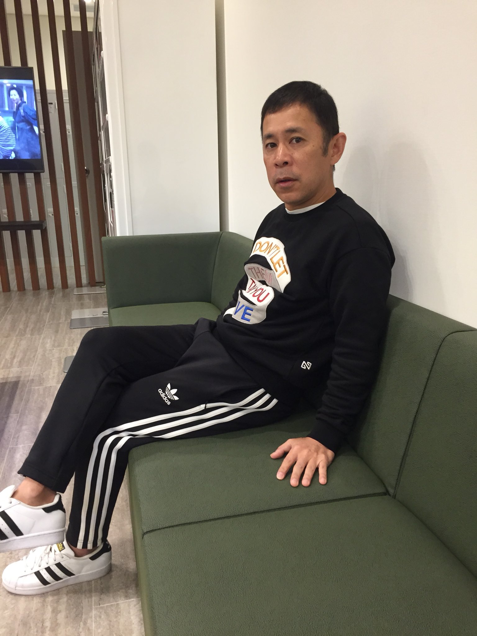 へびいちご高橋 吉本興業 新しくなったngkロビーで私の打ち合わせで かれこれ3時間程待ってくれてはる ロビーで色々な師匠方と後輩と ようさんオモロイ話出来たわ と まぁ小さいオッサンがイライラしてる 怒ってるところ見た事ありまへん へびいちご高橋 吉本興業 新しくなったngkロビーで私の打ち合わせで かれこれ3時間程待ってくれてはる ロビーで色々な師匠方と後輩と ようさんオモロイ話出来たわ と まぁ小さいオッサンがイライラしてる 怒ってるところ見た事ありまへん