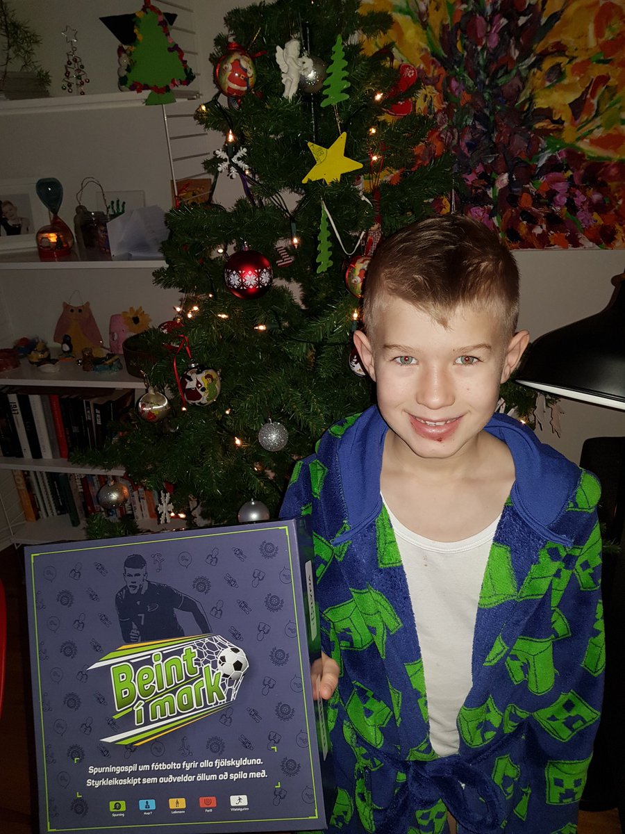 Þetta spil hitti <a href="/Beintimark/">Beint í mark</a> um jólin á mínu heimili. Takk fyrir frábært spil <a href="/maggimar/">Magnús Már Einarsson</a> og félagar.