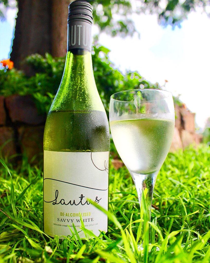 Beautiful weather calls for a picnic and some de-alcoholised wine to give the liver a little bit of a break after the Christmas festivities.. The all-new Lautus Savvy White wine by Holder Vineyard &amp; Wines. Cc: <a href="/drinklautus/">drinklautus</a> 
#LaurasWorld #LaurasWine #DrinkLautus