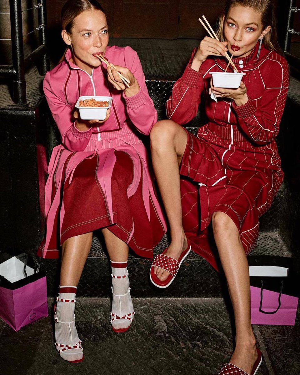 mbfwofficial's tweet photo. Why do we never look this stylish when we eat? @GigiHadid & @TheHannahFerg styled by #JordenBickham and #GStyles
for @VogueMagazine. #MercedesBenzFashion #MBLove https://t.co/wh58ax21pB
