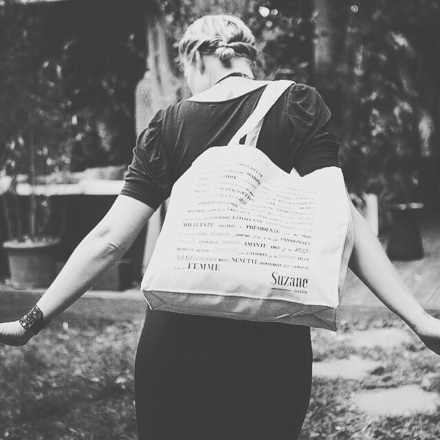SnobismesMag's tweet photo. Snobismes vous parle du blog Suzane Green et de ses jolis totbag à messages. https://t.co/rqxKwRedhd #blog #totebag #message #mode #fashion #expression #frenchmagazine #snobismes https://t.co/WvdUijTlT3