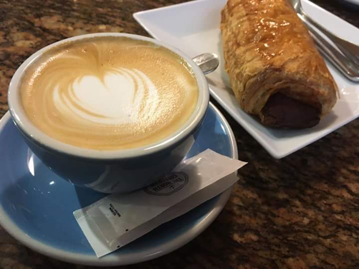 Collendo forzas para a xornada de hoxe #café #cafeterialameda #scae #aestrada #coffee