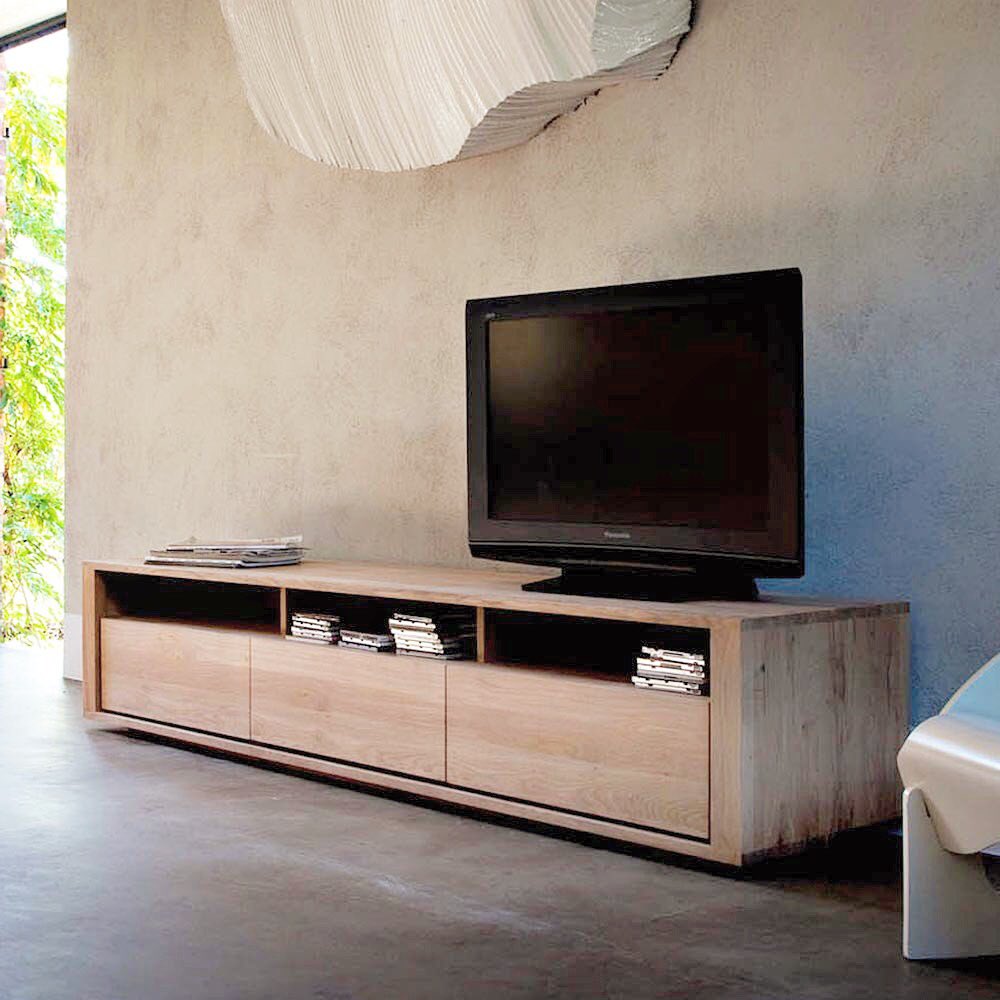 It's snowing! So the perfect day to come into our cosy shops for some retail therapy. Sale starts today 10am #chiswick #islington #sale