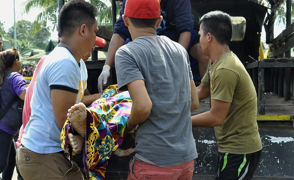 #Philippines : #Tembin, une tempête meurtrière EN IMAGES >> po.st/qb9ojs <a href="/LesEchosPhotos/">Les Echos Photos</a>