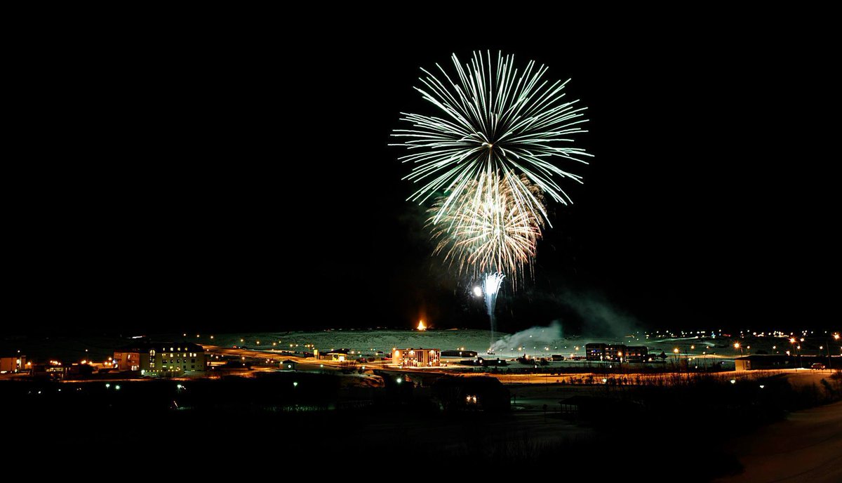 Flugeldamarkaður Björgunarfélagsins Blöndu verður nú á nýjum stað á Blönduósi, að Hafnarbraut 6 (gamla Fiskó). huni.is/index.php?pid=…