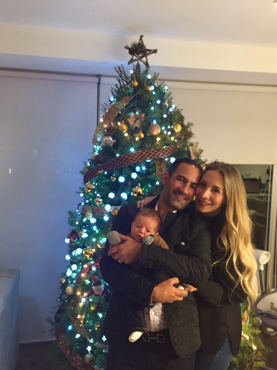 FalloNDacCaretT's tweet photo. Navidad 2017 🎄🥂❤️ #mismejoresregalos #Blessings https://t.co/3VUOMDONJM