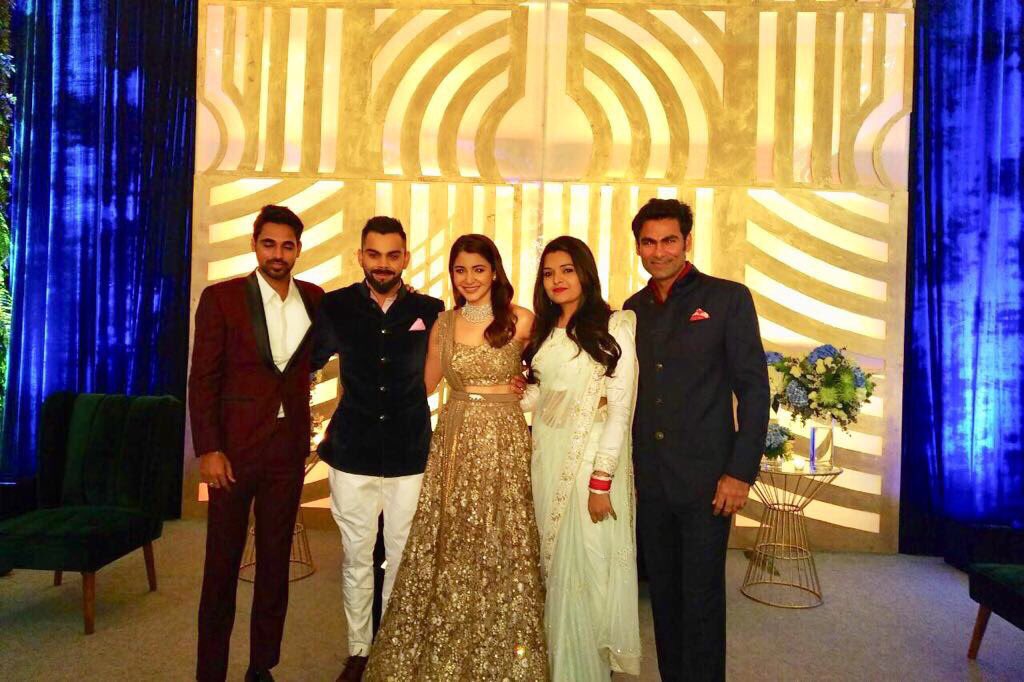  @AnushkaSharma &  @imVkohli with  @basu2013,  @MohammadKaif,  @BhuviOfficial, @naazi69 &  @Mehreenpirzada at their reception last night   #VirushkaReception  #Virushka