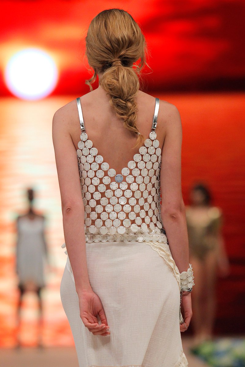 Pasarelaadlib's tweet photo. La esencia de #Adlib Moda Ibiza es la libertad... ¡Inspira tu look con algunos de nuestros diseños estas fiestas y muestra tu yo más libre! @RebecaRamis @PilucaBayarri @Etikology @MonikaMaxim #Adlib17 #Moda #Fashion #look #IBiza #Ibiza17 https://t.co/OCyD7Kk3s7