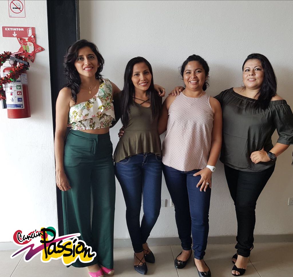 Todos los días con una sonrisa en el rostro eso es el #EquipoPassion 😀 #Tours #Passion4U